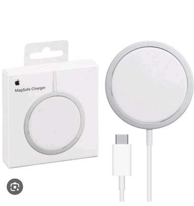 Apple mega safe wireless charger image 2