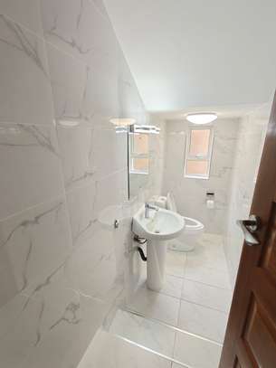 4 Bed Townhouse with En Suite in Kitengela image 13