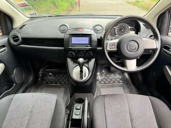 2013 Mazda Demio image 4