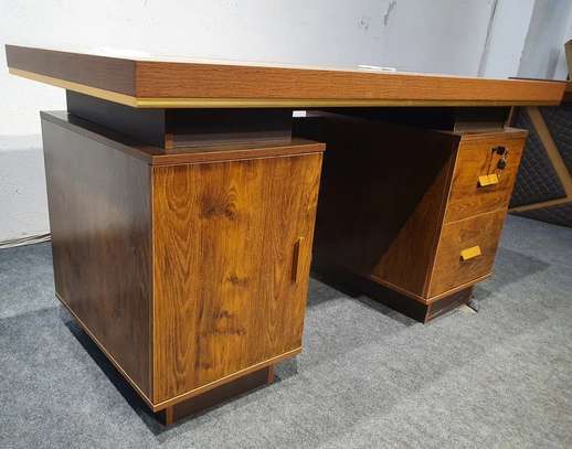 Office Desk : 140 Cm Executive Office Desk image 8