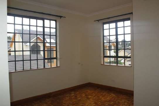 4 Bed House with En Suite at Summerfield image 4