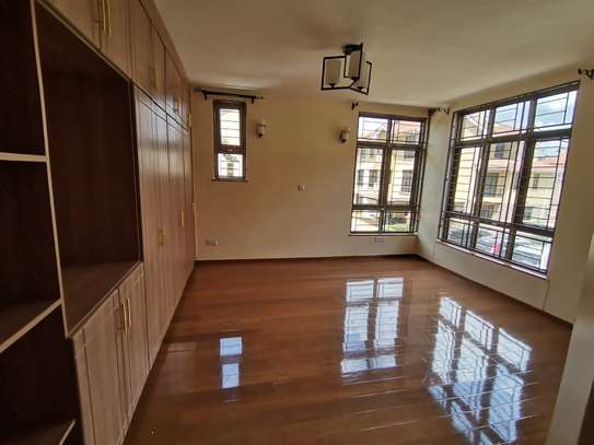 5 bedroom townhouse for rent in Lavington image 13