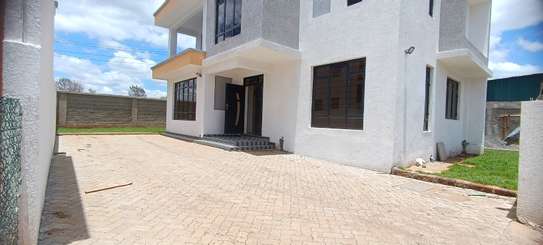 3 Bed Villa with Garden in Ongata Rongai image 4