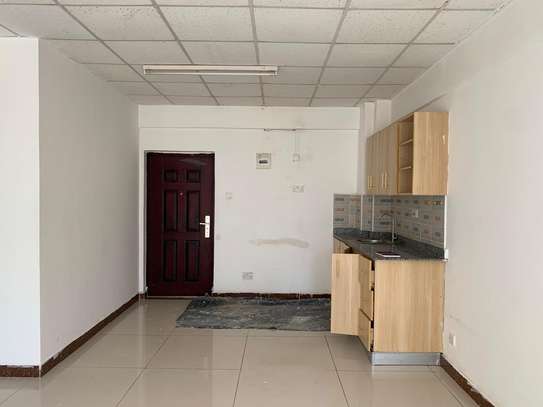 1 bedroom apartment  in kilimani image 3