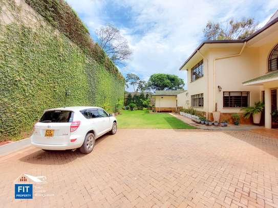 5 Bed House with En Suite at Nairobi image 2