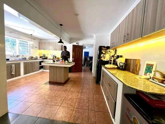 4 Bed House with En Suite at Loresho Crescent image 4