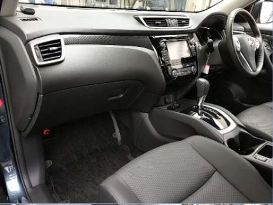 NISSAN XTRAIL 2000CC, 2WD, 5 SEATER, LEATHERS, X GRADE image 6