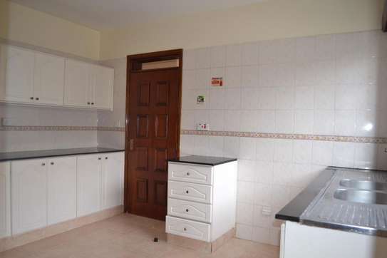 3 Bed Apartment with En Suite in Kileleshwa image 5