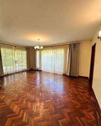 Grand 5 Bedrooms Villas Luxurious In Karen image 4