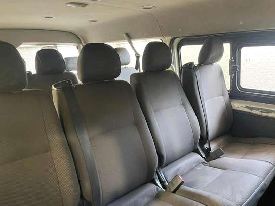 Toyota hiace 9l image 1