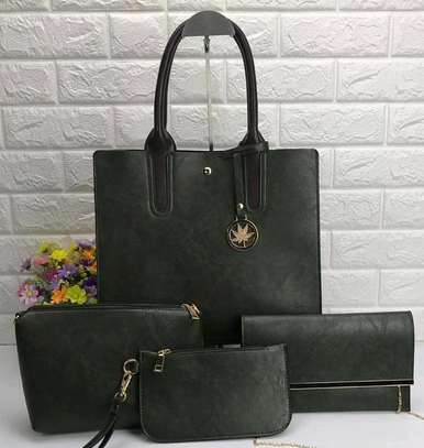 5 in 1 Classic Ladies Quality Handbags
Ksh.2500 image 1