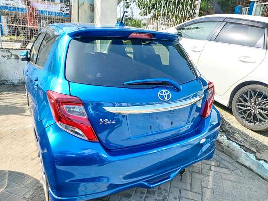 Toyota Vitz blue 🔵 image 2