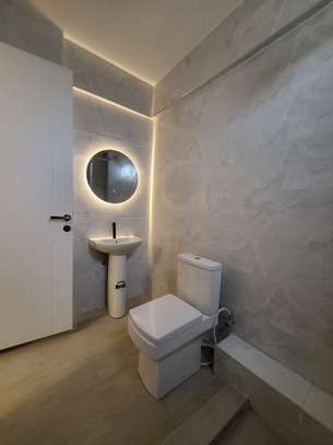 4 Bed Apartment with En Suite in South C image 3