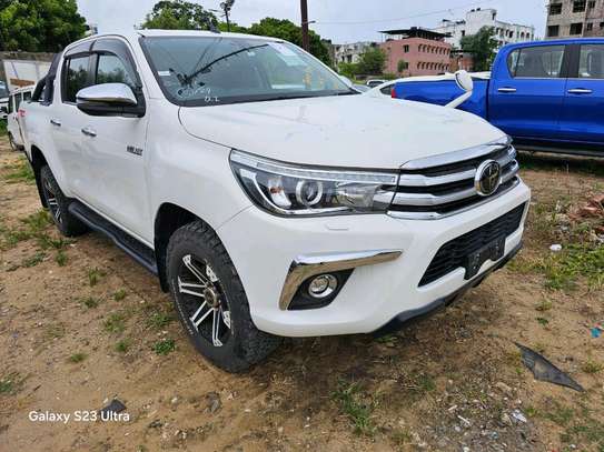Toyota Hilux  Double cab image 2