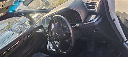 Toyota Alphard white 2018 2WD image 6