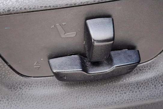 Isuzu Dmax V-CROSS 2018 4WD image 8