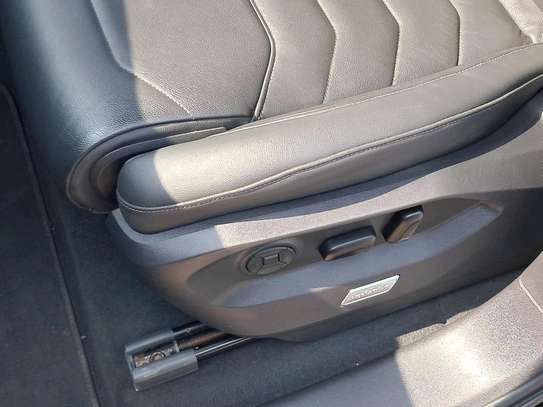 Volkswagen Touareg TDI 4MOTION 2021 image 7