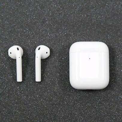 Apple Airpods 2 image 3