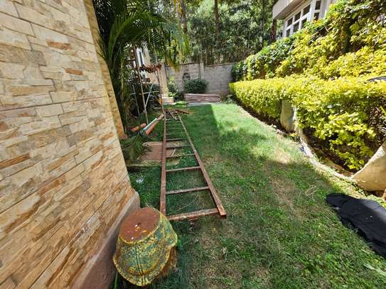 5 Bed House with En Suite in Lavington image 18