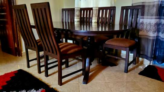 Dining Table 6 seater image 3