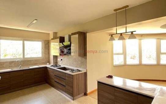 3 Bed Apartment with En Suite in Kilimani image 7