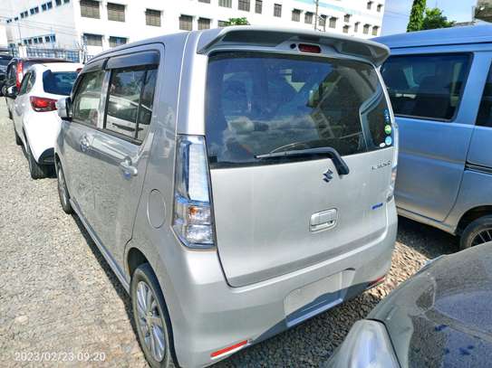 Suzuki wagon R silver image 4