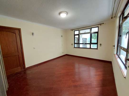 5 Bed Townhouse with En Suite at Convent Drive image 5