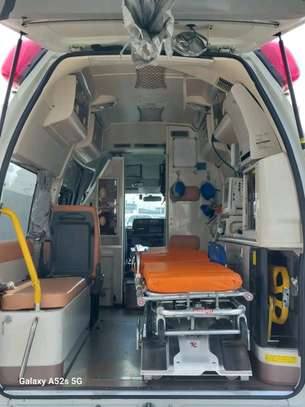 Toyota Hiace ambulance 2017 image 13
