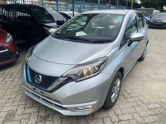 Nissan note E power silver 2017 image 2