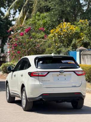 Toyota Harrier white 2019 2wd image 3