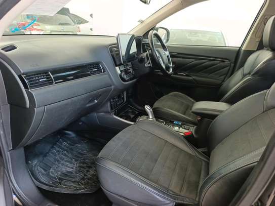 Mitsubishi RVR hybrid image 24