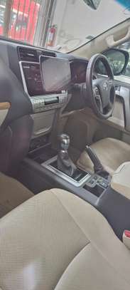 Toyota land Cruiser Prado TX petrol 2018 5 seater image 4