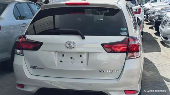 Toyota corolla Fielder WxB White 2018 image 9