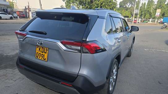 TOYOTA RAV4 2019 NEW SHAPE image 6
