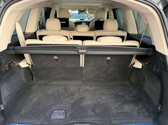 Mercedes Benz GlS 400D image 5