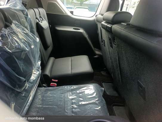Toyota Landcruiser TZG image 11