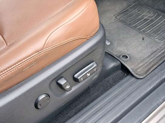 Toyota. Land Cruiser Prado grey image 11