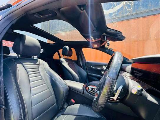 Mercedes Benz E200 black 2018 image 6