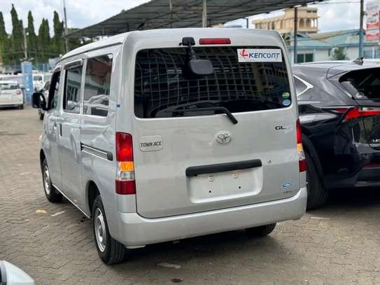 Toyota townace image 2