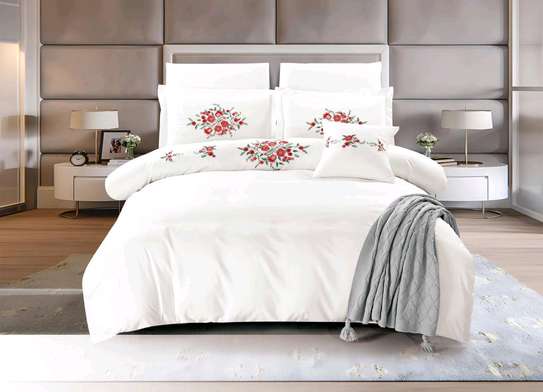 Luxurious Duvet Cover image 2