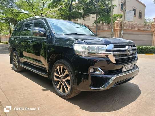 LAND CRUISER V8 VX PETROL image 3