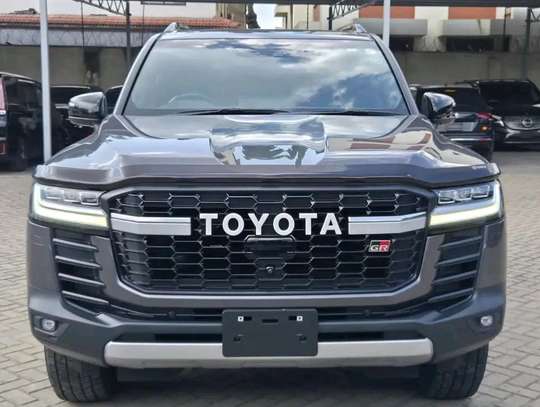 Toyota landcruiser GR image 3