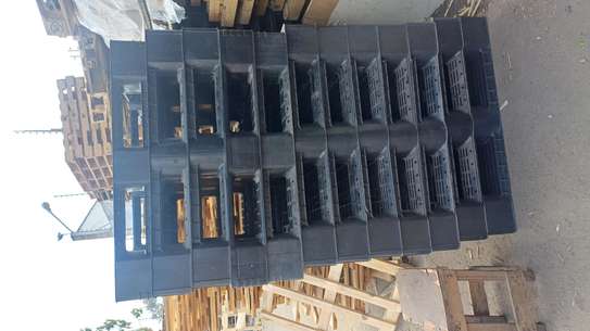 Black Plastic pallets - used image 4