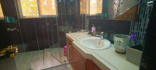 7 Bed House with En Suite at Nyari Estate image 17