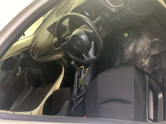 Mazda Axela white 2018 image 4