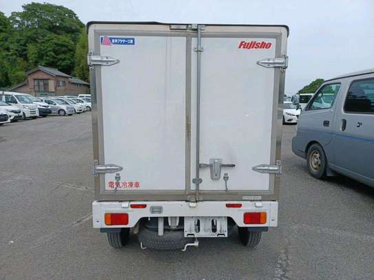 SUZUKI CARRY WITH FREEZER (MKOPO ACCEPTED ) image 6