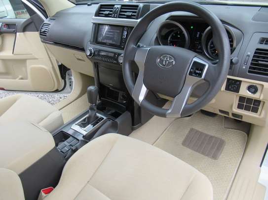 2015 Toyota Prado TX 7 seater with SUNROOF White KDJ image 8