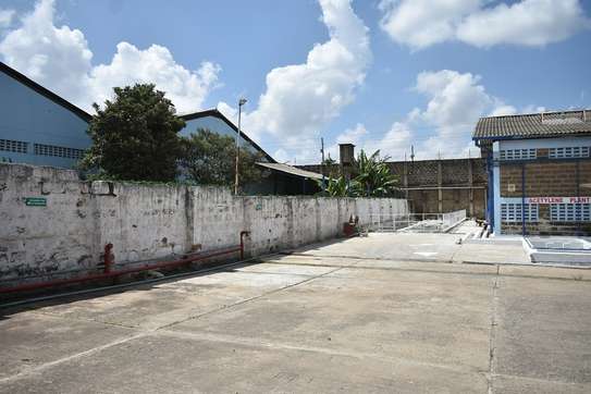 2.59 ac warehouse for sale in Industrial Area image 7