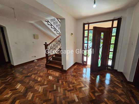 5 Bed House with En Suite at Nairobi image 36