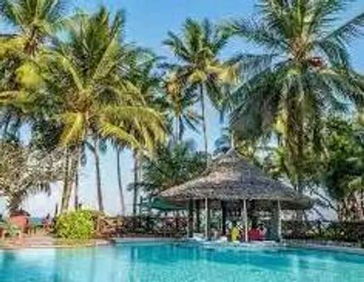 Beach plot in Watamu image 2
